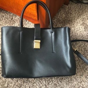 NEW. Forever 21 purse